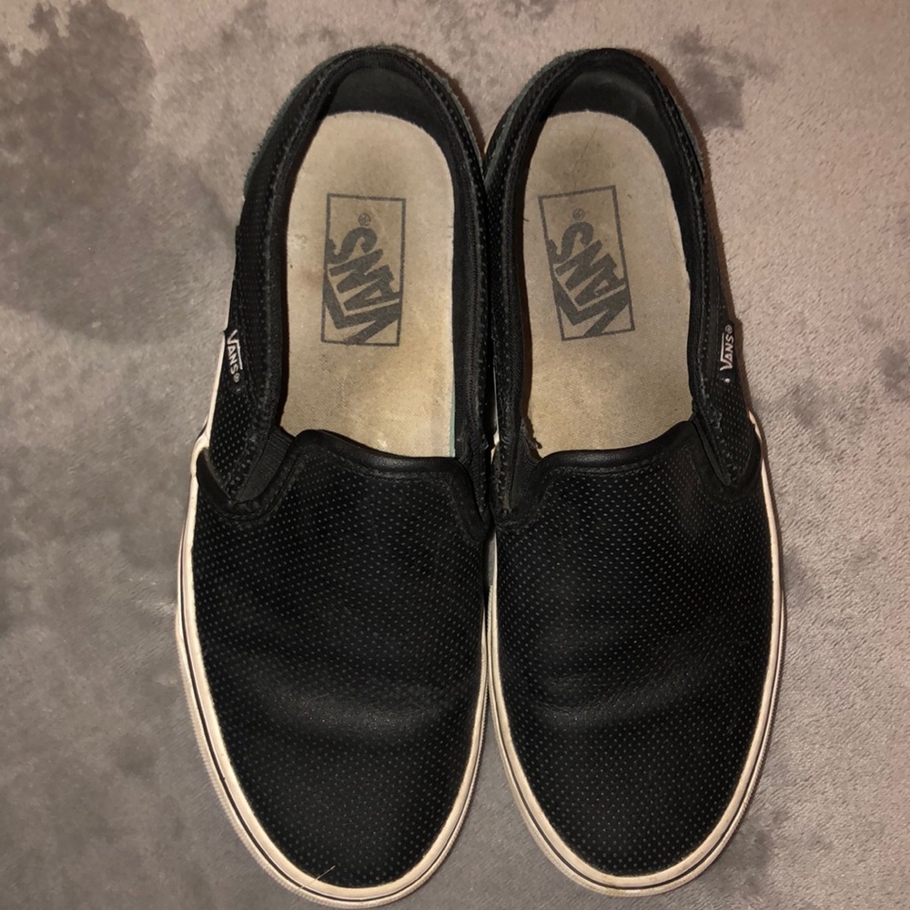 Pure leather mesh texture Vans women’s size 8.